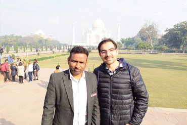 Sunrise Taj Mahal and Agra Tour by Car